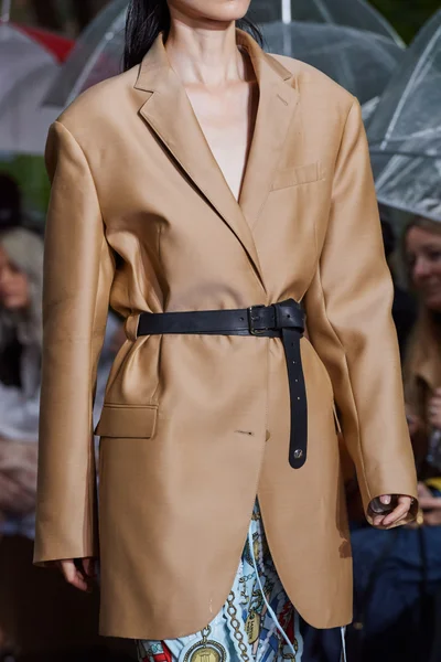 Look 76